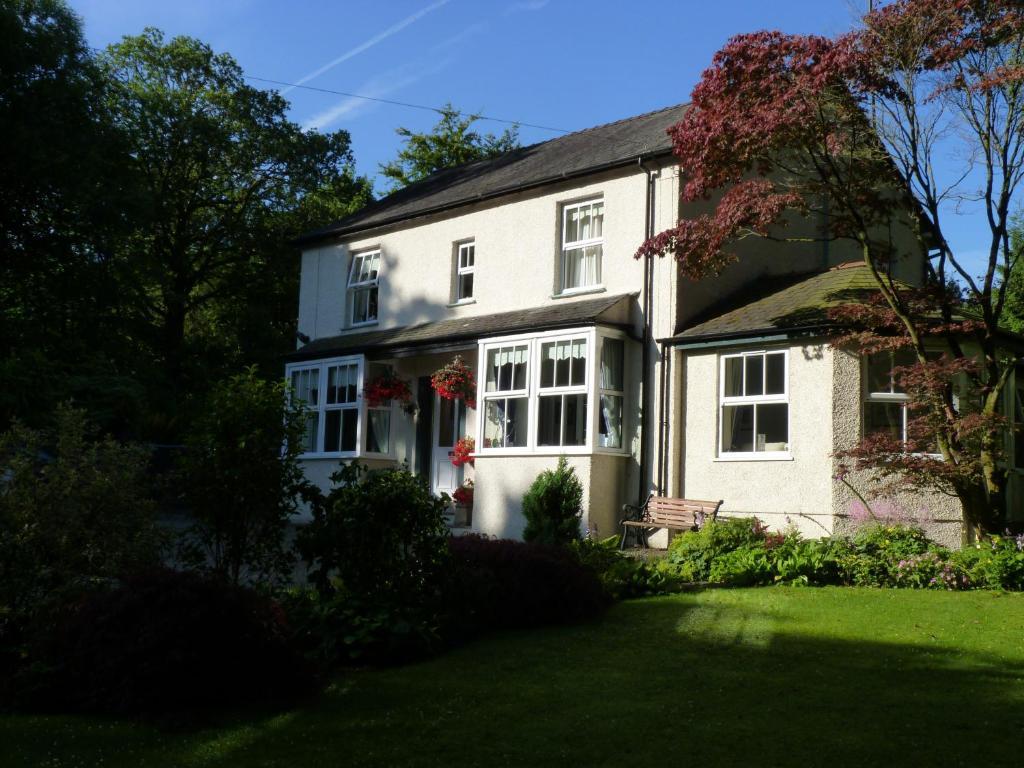 Lyndhurst Guest House Ulverston Zewnętrze zdjęcie